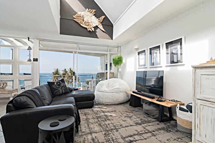 Chakas Cove 55 Lounge